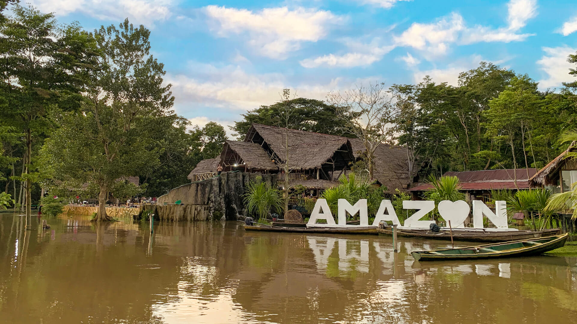 Hotel Amazon en Amazonas el cual puedes disfrutar con nuestros paquetes turísticos