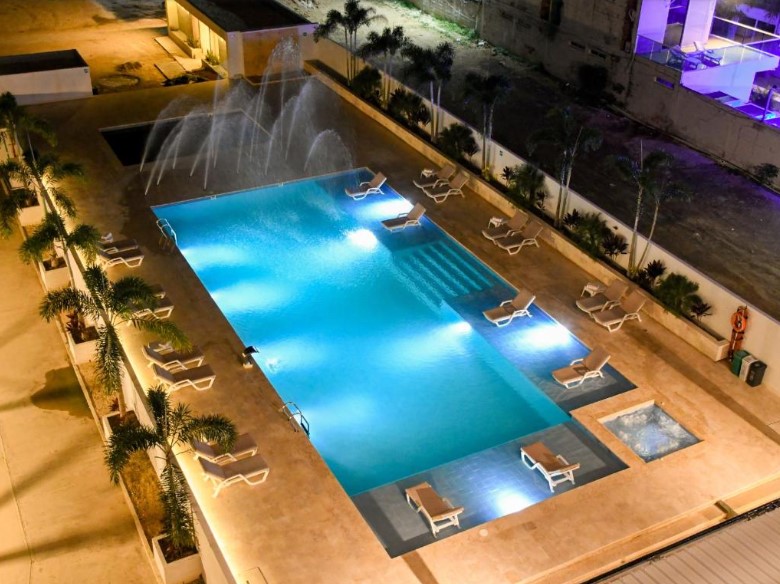 Piscina del hotel Ciela Hotel & Beach Club en Coveñas la cual puedes disfrutar con nuestros planes turísticos