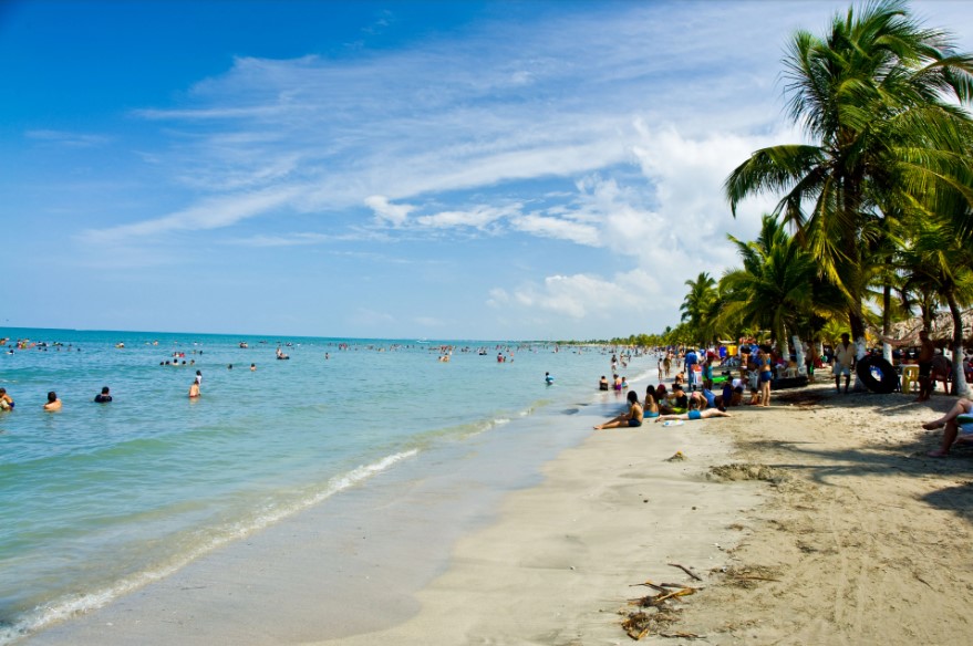 Playa en Coveñas la cual puedes disfrutar con nuestros planes turísticos