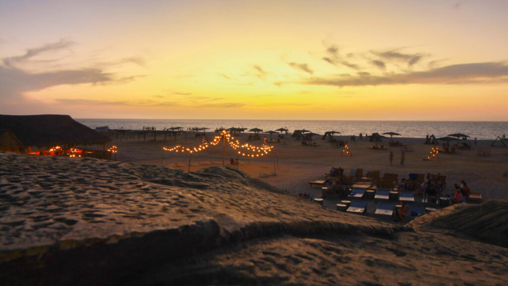 Playa del hotel Wayira Beach la cual puedes disfrutar con nuestros planes turísticos