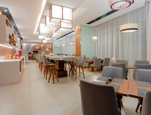 Restaurante del Hotel Marrior AC en Santa Marta el cual puedes disfrutar con nuestros planes turístico