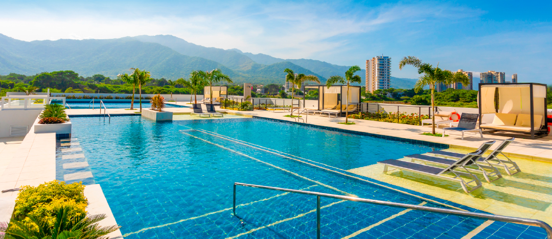 Pisicna del hotel Porto Horizonte en Santa Marta la cual puedes disfrutar con nuestros planes turístico