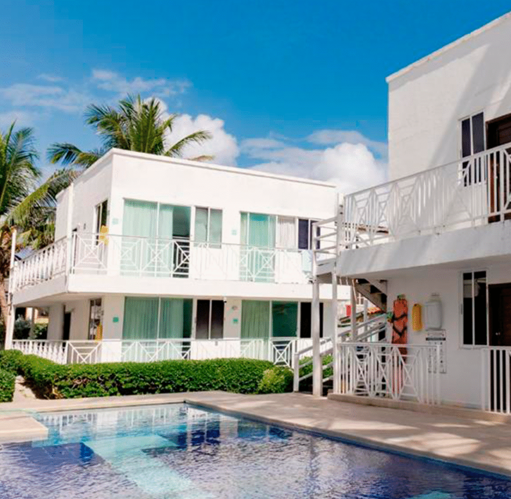 Piscina del Hotel San Luis Beach la cual podrás disfrutar con nuestros planes turísticos